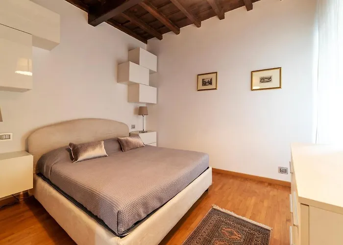 Piazza di Spagna Classy Apartment